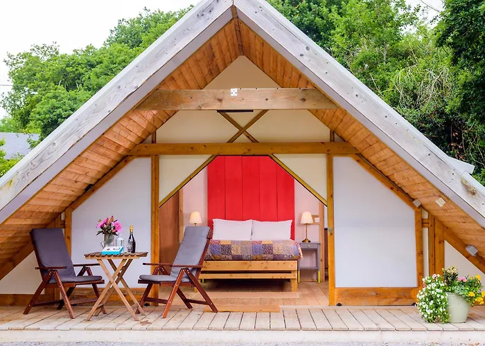 Killarney Glamping At The Grove, Suites And Lodges