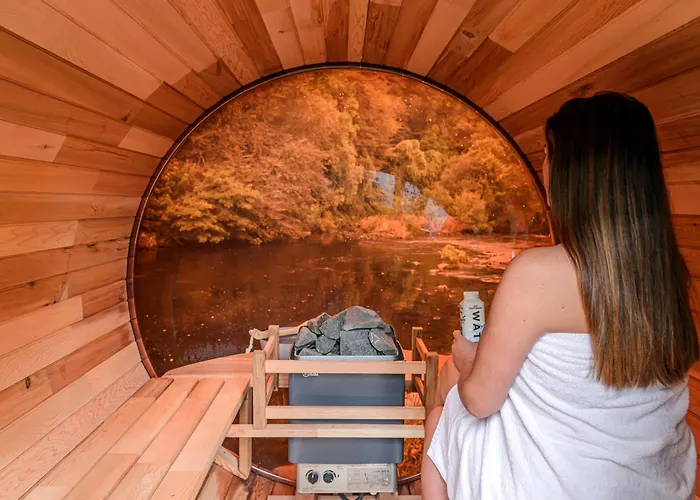 Killarney Glamping At The Grove, Suites And Lodges